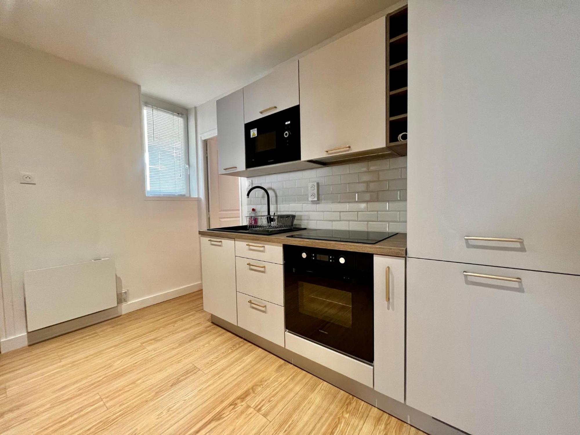Appartement T2 Refais A Neuf, Plein Centre De